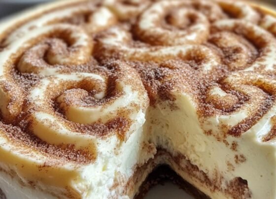 Cinnamon Roll Cheesecake prepared at home with simple ingredients and clear steps.