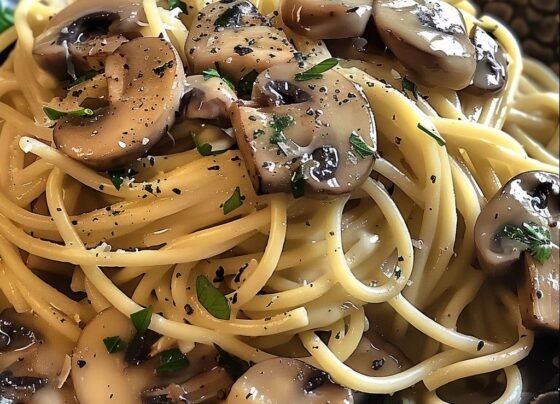 Here's a delicious recipe for Mushroom and Garlic Spaghetti Dinner : prepared at home with simple ingredients and clear steps.