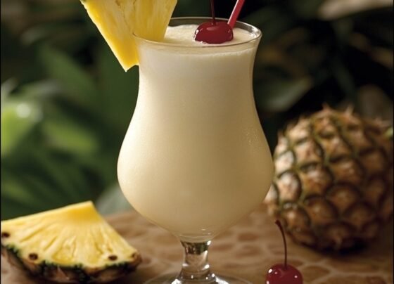 Piña Colada Recipe | Creamy and Tropical Cocktail prepared at home with simple ingredients and clear steps.