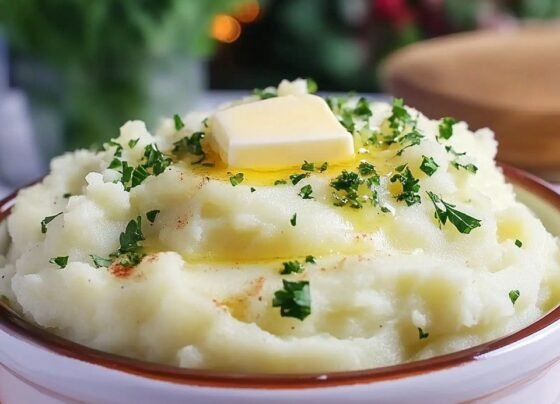 Roasted Garlic Parmesan Mashed Potatoes prepared at home with simple ingredients and clear steps.