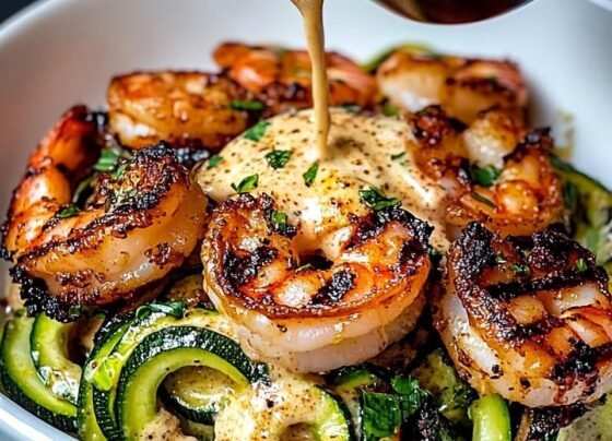 Grilled Shrimp Bowl with Zucchini & Creamy Sauce prepared at home with simple ingredients and clear steps.