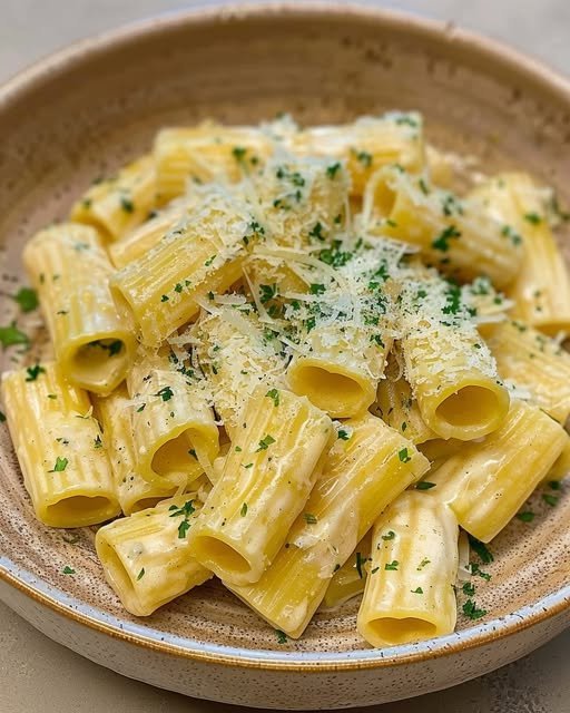 Creamy Lemon Garlic Parmesan Rigatoni